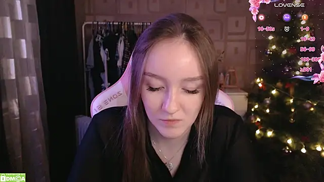 Snapshot of MoonlishSiren chatting on 01.13.25 MoonlishSiren online show from 01.13.25