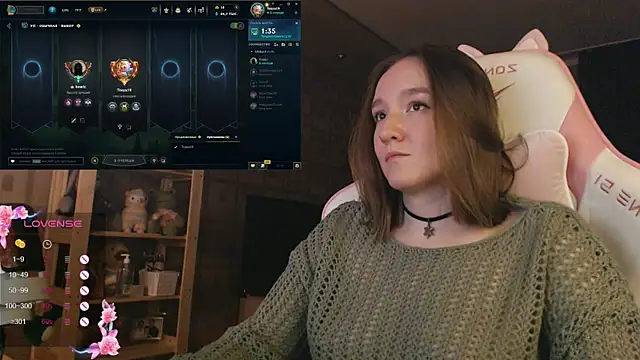 Snapshot of MoonlishSiren chatting on 11.06.25 MoonlishSiren online show from 11.06.25