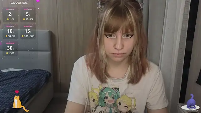 Snapshot of HermioneHHH chatting on 11.06.25 HermioneHHH online show from 11.06.25