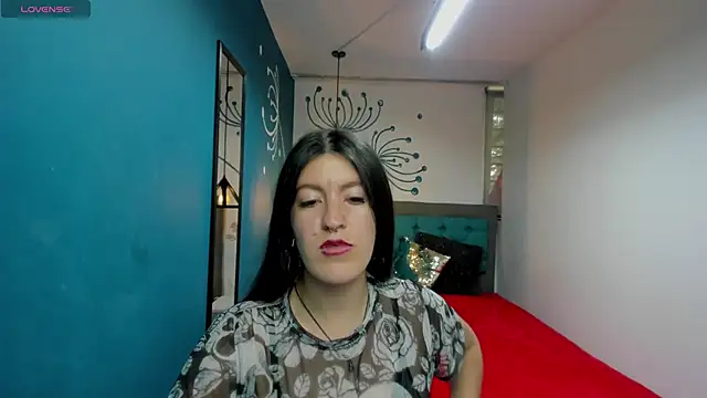 Snapshot of LiaCooper_ chatting on 12.04.24 LiaCooper online show from 12.04.24