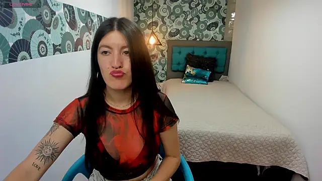 Snapshot of LiaCooper_ chatting on 01.24.25 LiaCooper online show from 01.24.25