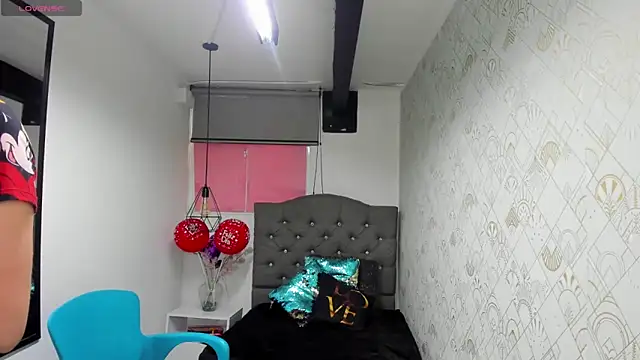 Snapshot of LiaCooper_ chatting on 03.05.25 LiaCooper online show from 03.05.25