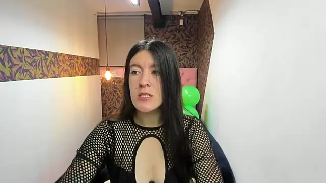 Snapshot of LiaCooper_ chatting on 03.19.25 LiaCooper online show from 03.19.25
