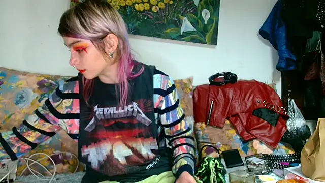 Sophie Bell online show from 10.17.25