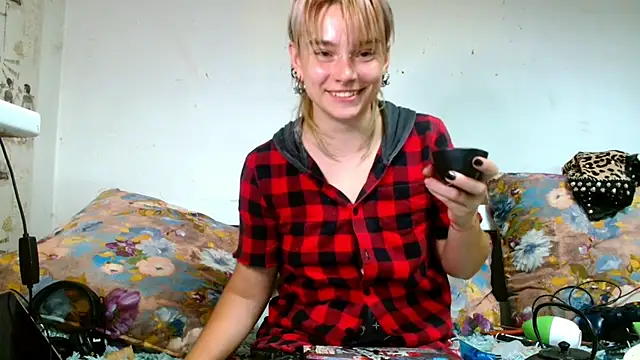 Sophie Bell online show from 06.24.26
