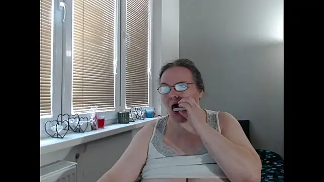 Snapshot of Sweetboobs chatting on 03.13.25 Sweetboobs online show from 03.13.25