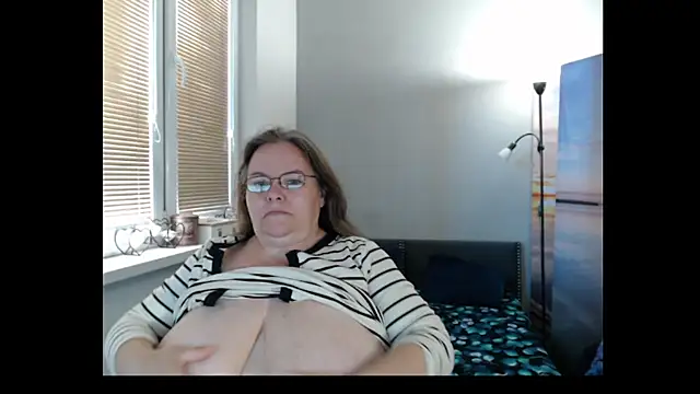 Snapshot of Sweetboobs chatting on 06.07.26 Sweetboobs online show from 06.07.26