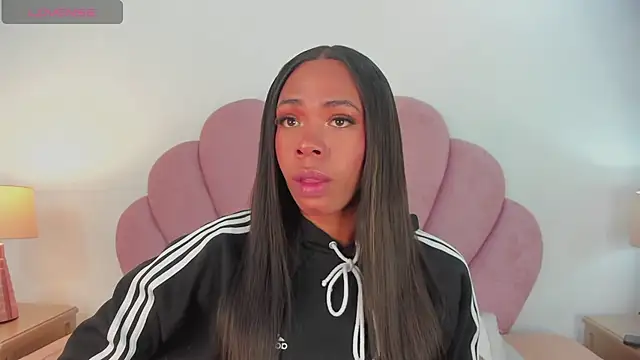 Nicole Paradise online show from 02.15.25