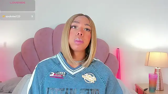 Nicole Paradise online show from 03.13.26