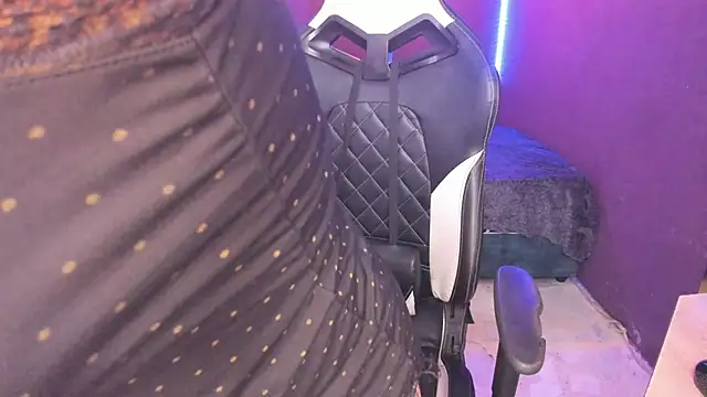 Snapshot of Cumming_Tiffani chatting on 01.31.25 Cumming Tiffani online show from 01.31.25