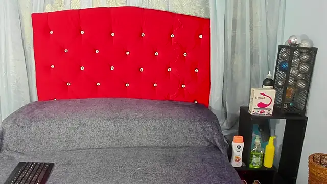 Snapshot of Cumming_Tiffani chatting on 03.08.25 Cumming Tiffani online show from 03.08.25