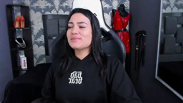 Snapshot of Cumming_Tiffani chatting on 09.29.25 Cumming Tiffani online show from 09.29.25