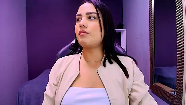 Snapshot of Cumming_Tiffani chatting on 10.11.25 Cumming Tiffani online show from 10.11.25