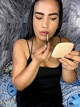 Snapshot of Cumming_Tiffani chatting on 10.27.25 Cumming Tiffani online show from 10.27.25