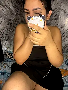 Snapshot of Cumming_Tiffani chatting on 12.05.25 Cumming Tiffani online show from 12.05.25