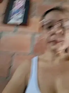 Mia-funny20 online show from 11.14.25