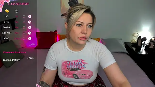 Snapshot of fucking_punishment chatting on 02.26.25 fucking punishment online show from 02.26.25