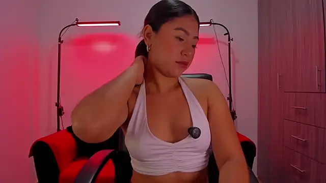 Snapshot of cloy_baby__ chatting on 05.19.26 cloy baby online show from 05.19.26