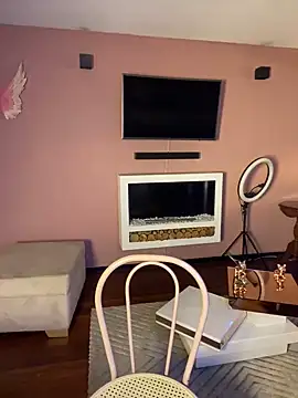 Snapshot of MiaWhitePink_ chatting on 12.12.24 MiaWhitePink online show from 12.12.24