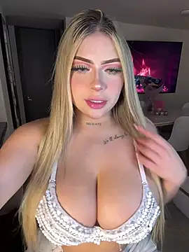 MiaWhitePink  online show from 02.28.26