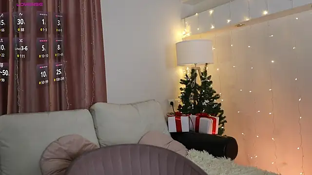 Snapshot of Sexydoll112 chatting on 12.22.24 Sexydoll112 online show from 12.22.24