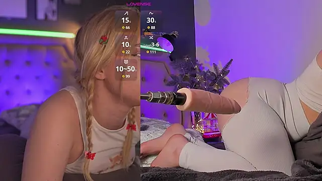 Snapshot of Sexydoll112 chatting on 12.30.24 Sexydoll112 online show from 12.30.24