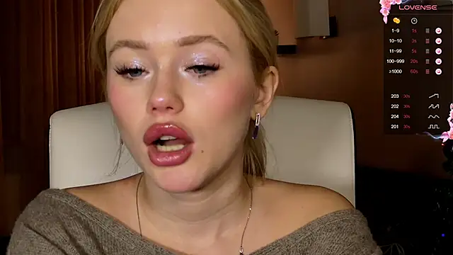 LexieLoree online show from 12.19.24