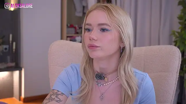 LexieLoree online show from 04.19.26