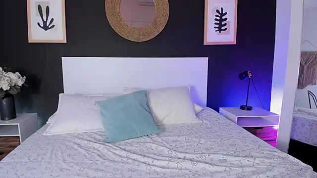 VioletPaket online show from 02.10.26