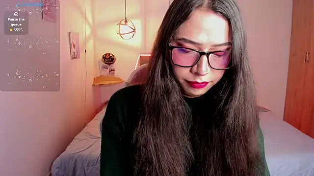 Snapshot of paula_kawaiifu_ chatting on 10.22.25 paula kawaiifu online show from 10.22.25