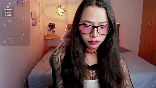 Snapshot of paula_kawaiifu_ chatting on 10.24.25 paula kawaiifu online show from 10.24.25