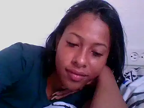 Snapshot of Kitra_New chatting on 12.22.24 Kitra New online show from 12.22.24