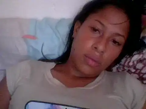 Snapshot of Kitra_New chatting on 12.22.24 Kitra New online show from 12.22.24