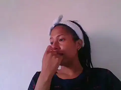 Snapshot of Kitra_New chatting on 12.29.24 Kitra New online show from 12.29.24