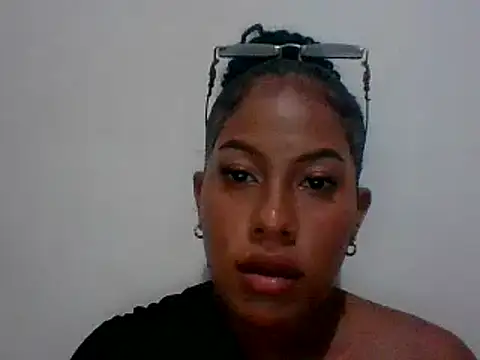 Snapshot of Kitra_New chatting on 09.14.25 Kitra New online show from 09.14.25