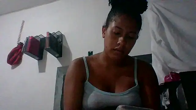 Snapshot of Kitra_New chatting on 09.24.25 Kitra New online show from 09.24.25