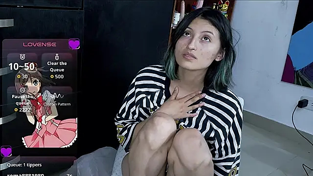Snapshot of Camila---torres chatting on 05.18.26 Camila---torres online show from 05.18.26