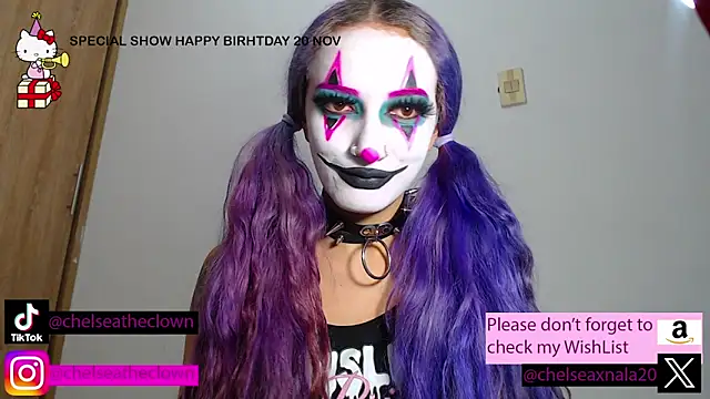 Snapshot of Eloise-brown chatting on 11.15.25 Eloise-brown online show from 11.15.25