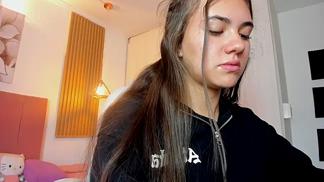 mia nevaeh online show from 01.21.25