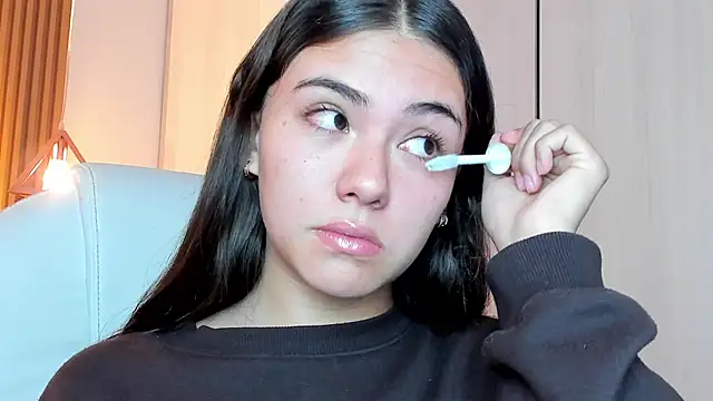 mia nevaeh online show from 01.28.25