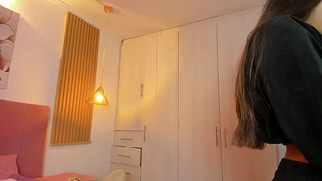 mia nevaeh online show from 09.13.25