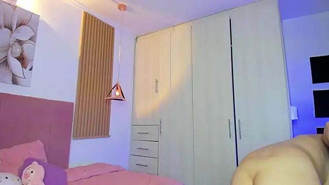 mia nevaeh online show from 09.17.25