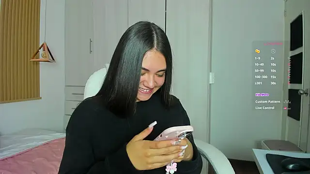 mia nevaeh online show from 10.12.25