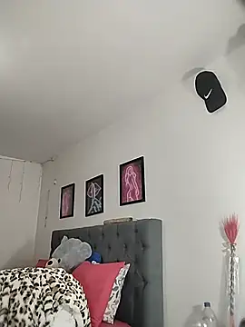 Corina hot online show from 03.19.25