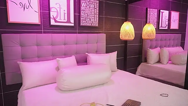 Bella TS  online show from 03.13.25