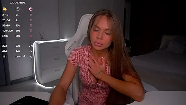 Evelinka online show from 11.25.25