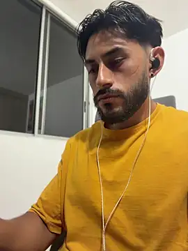 Snapshot of alexxxmachine chatting on 05.11.26 alexxxmachine online show from 05.11.26