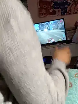 KimiAqua online show from 12.21.24