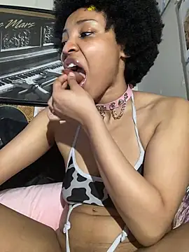 KimiAqua online show from 02.13.25