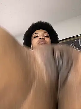 KimiAqua online show from 02.13.25